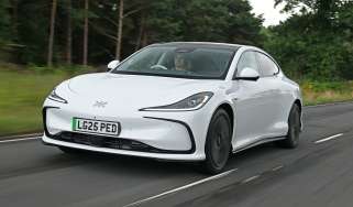 MG IM5 - front tracking